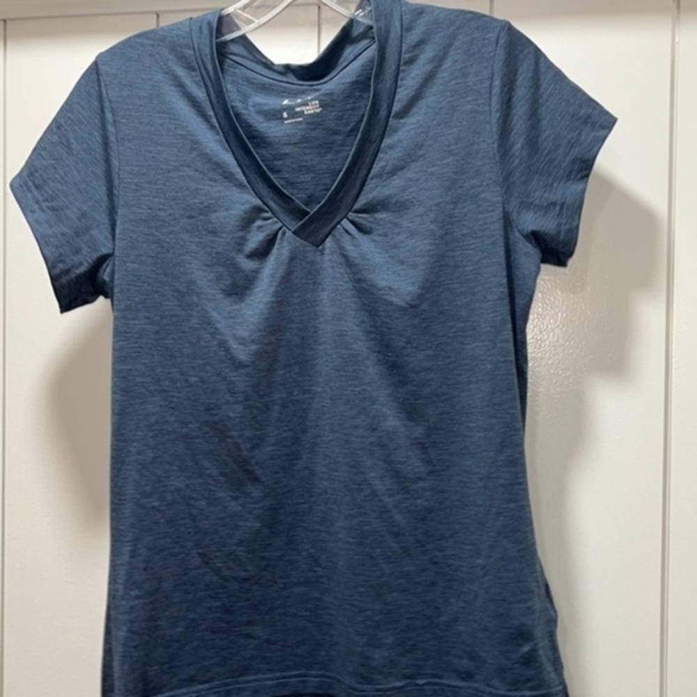 Womens v neck workout tshirt size small